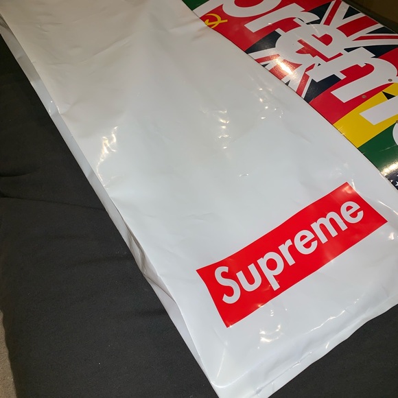 Supreme Flag skateboard - Picture 7 of 7
